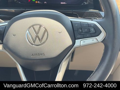Used 2024 Volkswagen Atlas SE FWD image 15