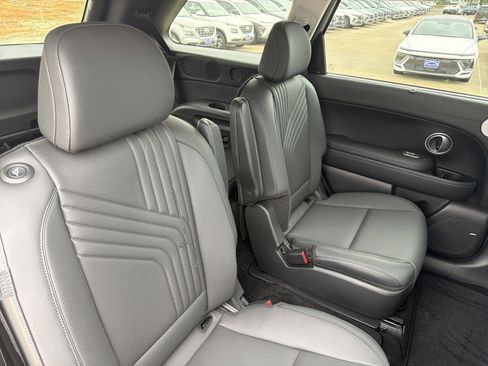Used 2026 Hyundai Palisade SEL FWD image 8