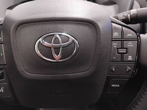 Used 2024 Toyota bZ4X FWD image 51