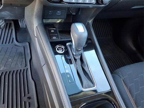 Used 2023 Nissan Kicks SR image 17