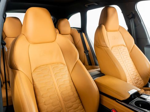 Used 2025 Audi RS 6 performance image 31