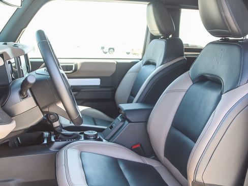 Used 2024 Ford Bronco Wildtrak image 17