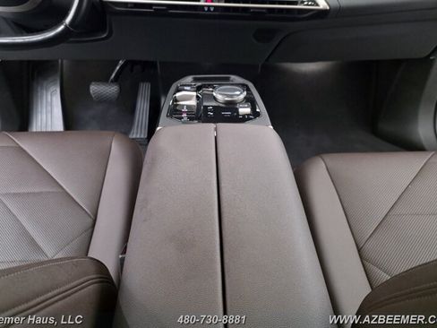 Used 2023 BMW iX xDrive50 w/ Sport Package AWD/4WD image 31