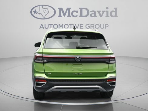 Used 2025 Volkswagen Taos SE FWD image 7