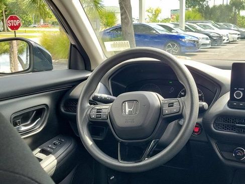 Certified 2024 Honda HR-V LX image 3