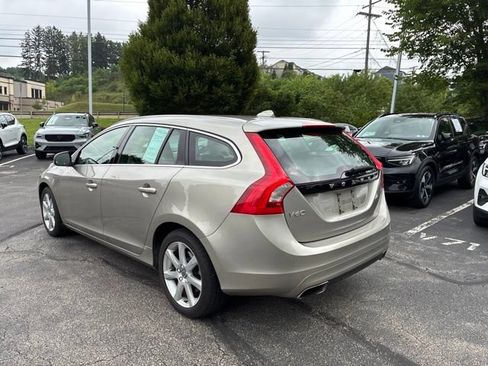 Used 2016 Volvo V60 T5 Premier FWD image 3
