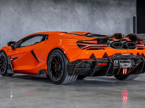 Used 2024 Lamborghini Revuelto AWD/4WD image 13