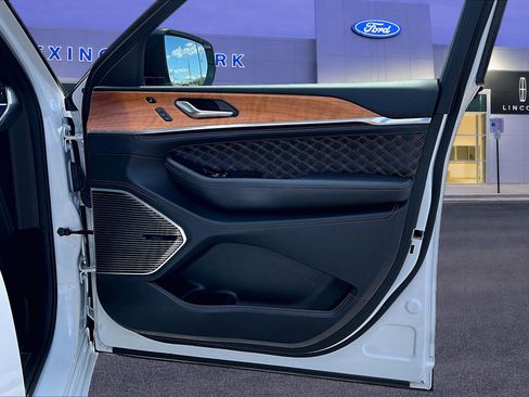 Used 2023 Jeep Grand Cherokee L Summit image 29