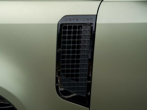Used 2022 Land Rover Defender 90 X AWD/4WD image 24