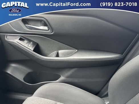 Used 2025 Nissan Rogue SV FWD image 28