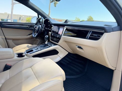 Used 2021 Porsche Macan S AWD/4WD image 21