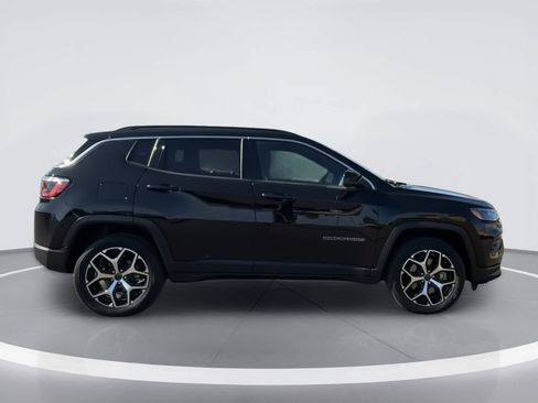 Used 2025 Jeep Compass Limited AWD/4WD image 9
