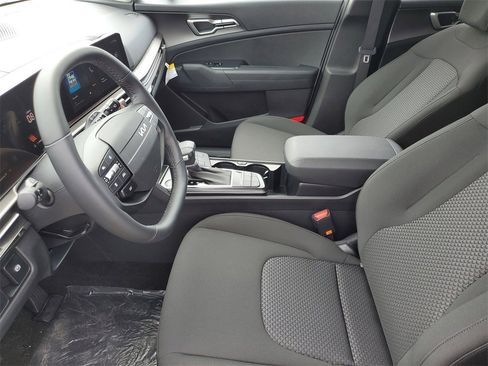 New 2026 Kia Sportage LX image 5