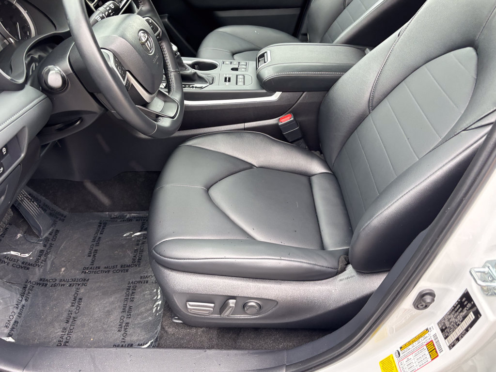 Used 2026 Toyota Highlander XLE AWD/4WD image 19