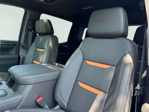 New 2026 GMC Sierra 1500 AT4 w/ AT4 Premium Package AWD/4WD image 9