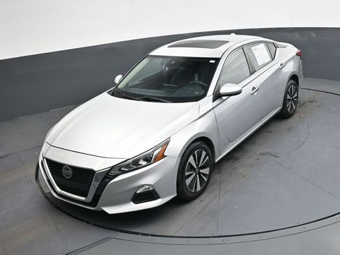 Used 2022 Nissan Altima 2.5 SV w/ SV Premium Package image 30