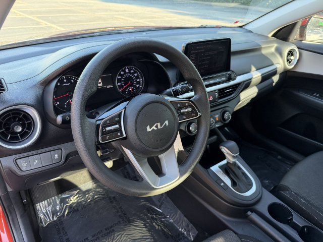 Certified 2024 Kia Forte LXS w/ LXS Technology Package FWD image 17