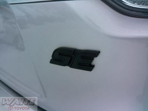 Certified 2022 Toyota Corolla SE image 9