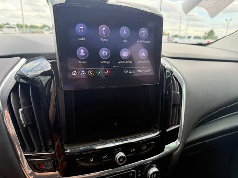 Used 2020 Chevrolet Traverse LT w/ LT Premium Package image 19