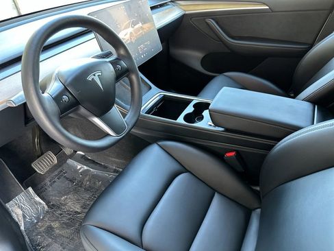 Used 2023 Tesla Model Y Long Range image 10