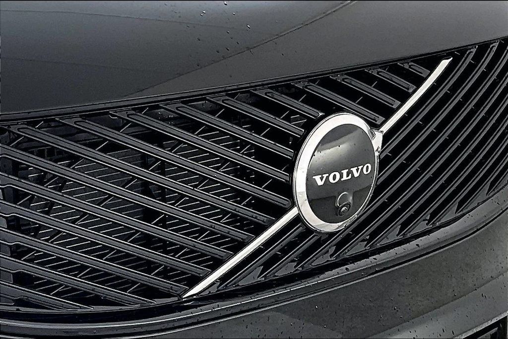 New 2026 Volvo XC90 T8 Plus w/ Protection Package Premier AWD/4WD image 25