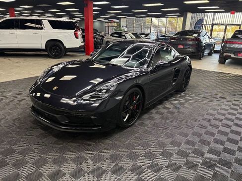 Used 2018 Porsche 718 Cayman GTS image 6