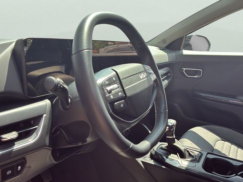 Used 2025 Kia K4 EX FWD image 25