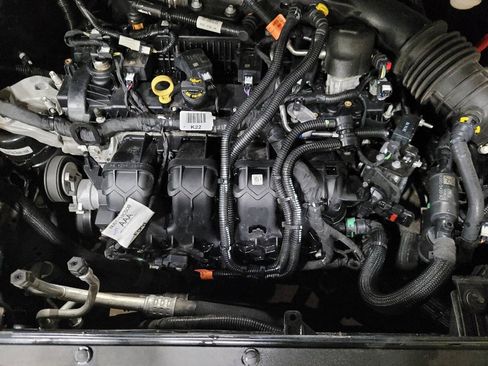 Used 2023 Ford Edge SEL image 30