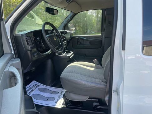 Used 2014 Chevrolet Express 3500 LS RWD image 12