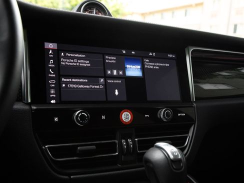 Certified 2023 Porsche Macan S AWD/4WD image 24