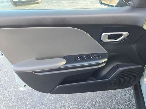 Used 2025 Kia K4 FWD image 21