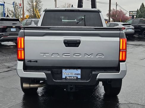 Used 2024 Toyota Tacoma TRD Off-Road image 5