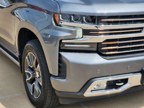 Used 2021 Chevrolet Silverado 1500 High Country w/ Technology Package RWD image 9