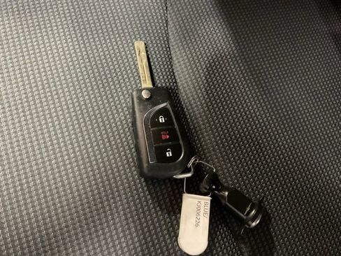 Used 2019 Toyota RAV4 LE image 22