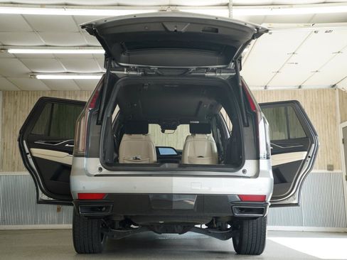 Used 2023 Cadillac Escalade Sport w/ Touring Package AWD/4WD image 43