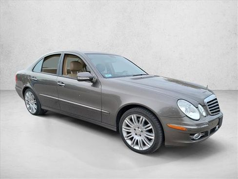 Used 2008 Mercedes-Benz E 350 Sedan image 3