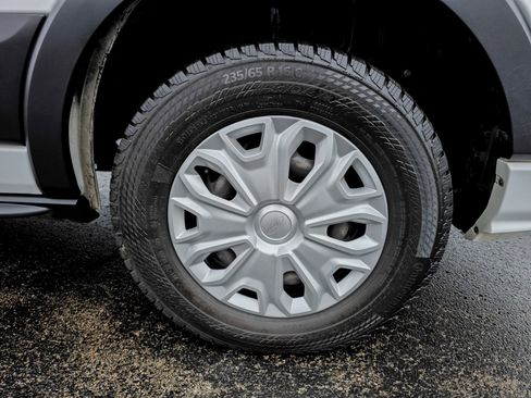 Used 2023 Ford Transit 350 XLT image 25