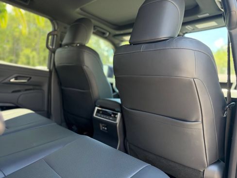Used 2024 Lexus GX 550 w/ Cold Area Package AWD/4WD image 15