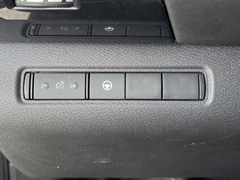 Used 2024 Nissan Pathfinder SV FWD image 27