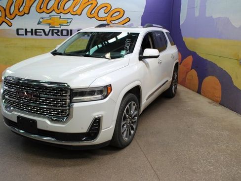 Used 2021 GMC Acadia Denali w/ GMC Pro Grade Package image 4