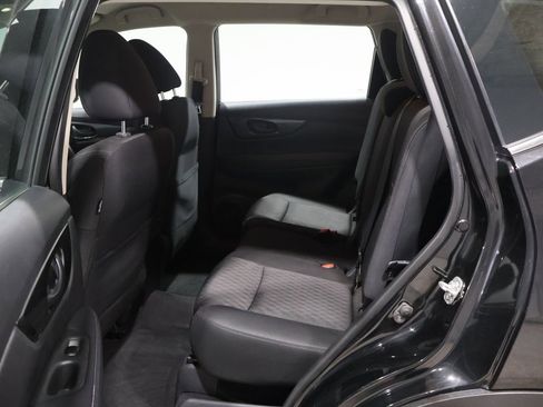 Used 2020 Nissan Rogue S image 16