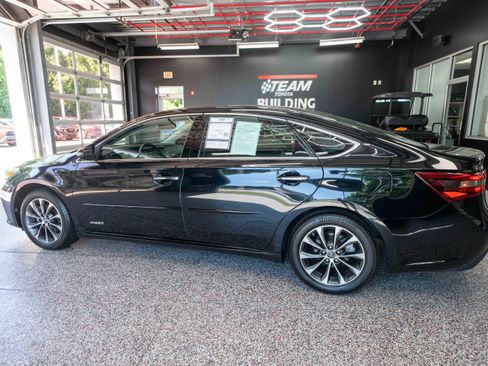 Used 2016 Toyota Avalon XLE Premium w/ Protection Package FWD image 2