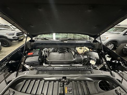 Used 2019 Chevrolet Silverado 1500 LT Trail Boss AWD/4WD image 9