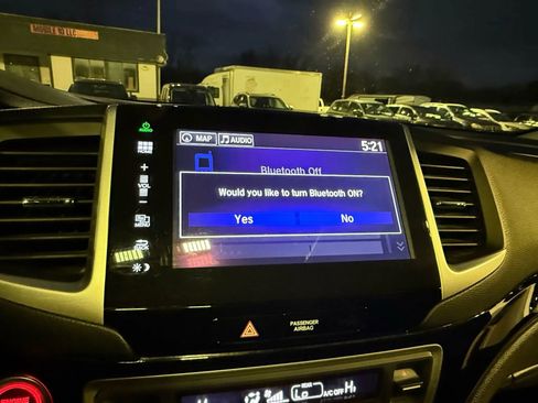 Used 2016 Honda Pilot Touring image 30