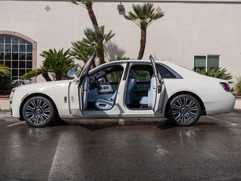 Used 2022 Rolls-Royce Ghost w/ Ghost Package image 42