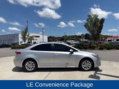 Used 2024 Toyota Corolla LE w/ LE Convenience Package FWD image 11