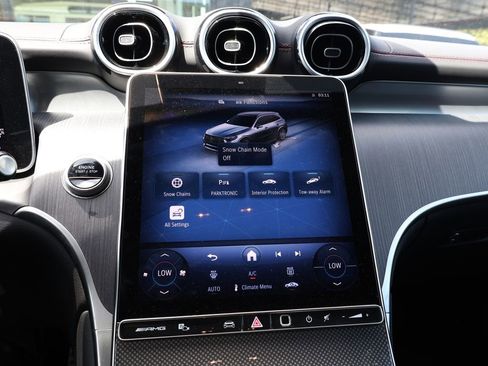 Used 2025 Mercedes-Benz GLC 43 AMG 4MATIC image 29