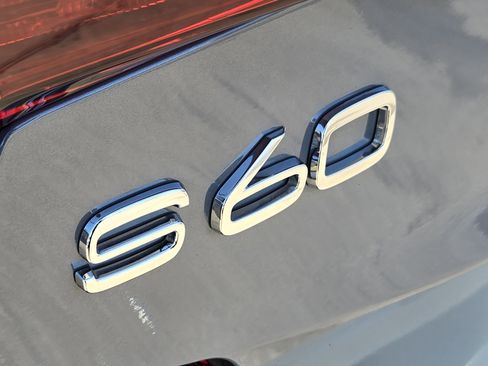 Used 2024 Volvo S60 B5 Core image 12