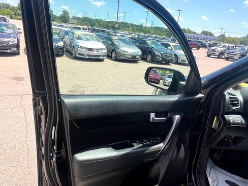 Used 2014 Kia Sorento LX image 10
