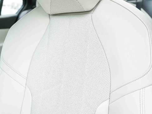 Used 2025 BMW 530i 530i w/ Premium Package image 24